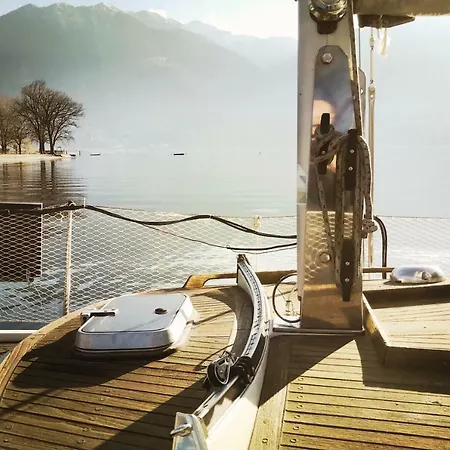 Sailboat, Do-minus Design Retreat & ספינת מלון