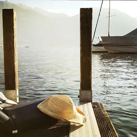 Do-Minus Boutique Home & Private Spa Frida Sailboat Botel *