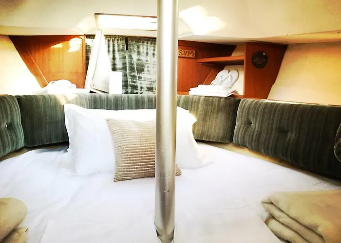 Bateau-hôtel Sailboat, Do-minus Design Retreat & Locarno